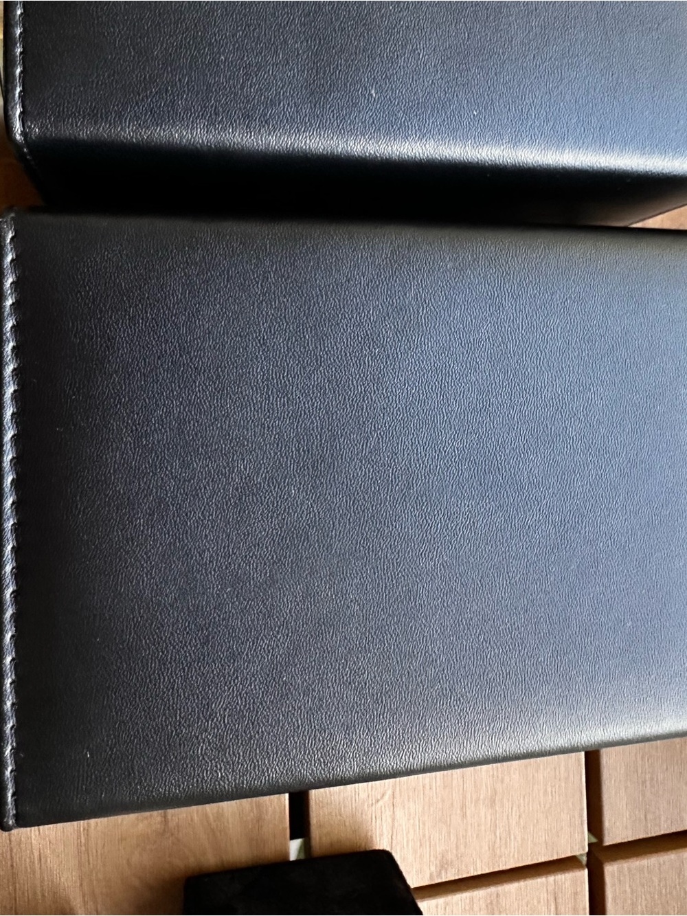 Mozsly Leather Watch Winder Black with 2 pillows  Full Set $75 each - Picture 4 of 9